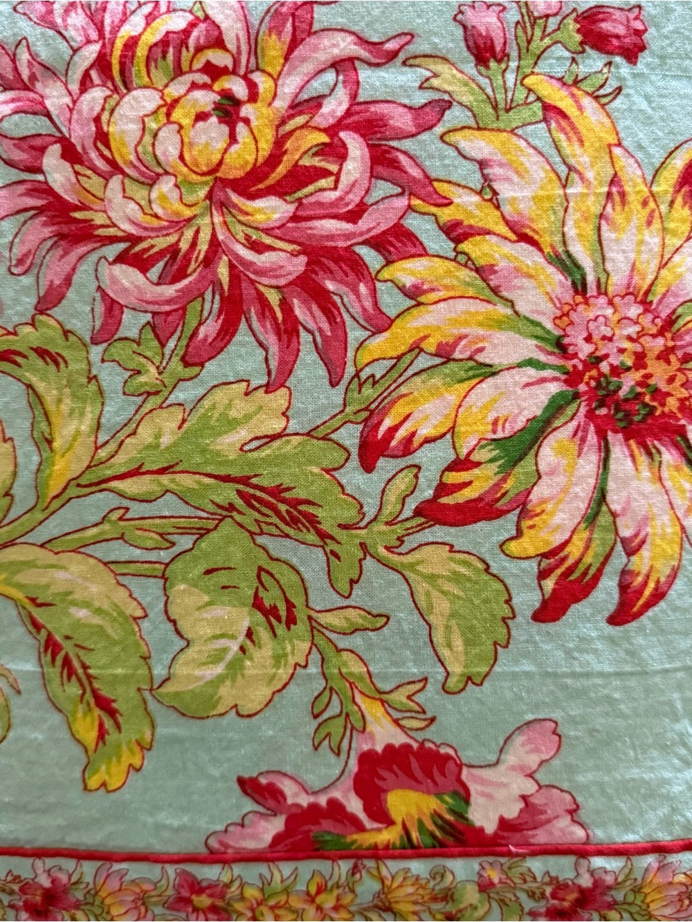 April Cornell Dahlia Days Tablecloth 60”x86” & 4 Napkins - Picture 10 of 12